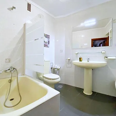 Apartamentos Milan 1 Wifi Y Parking Gratuito Oviedo Exterior photo